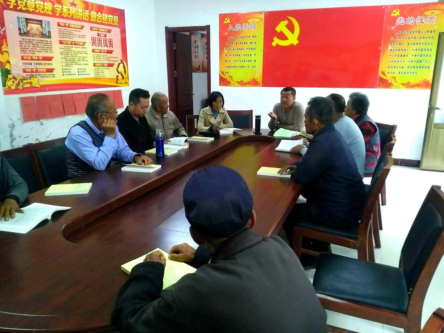 脱贫战斗员,冲锋战场的勇士