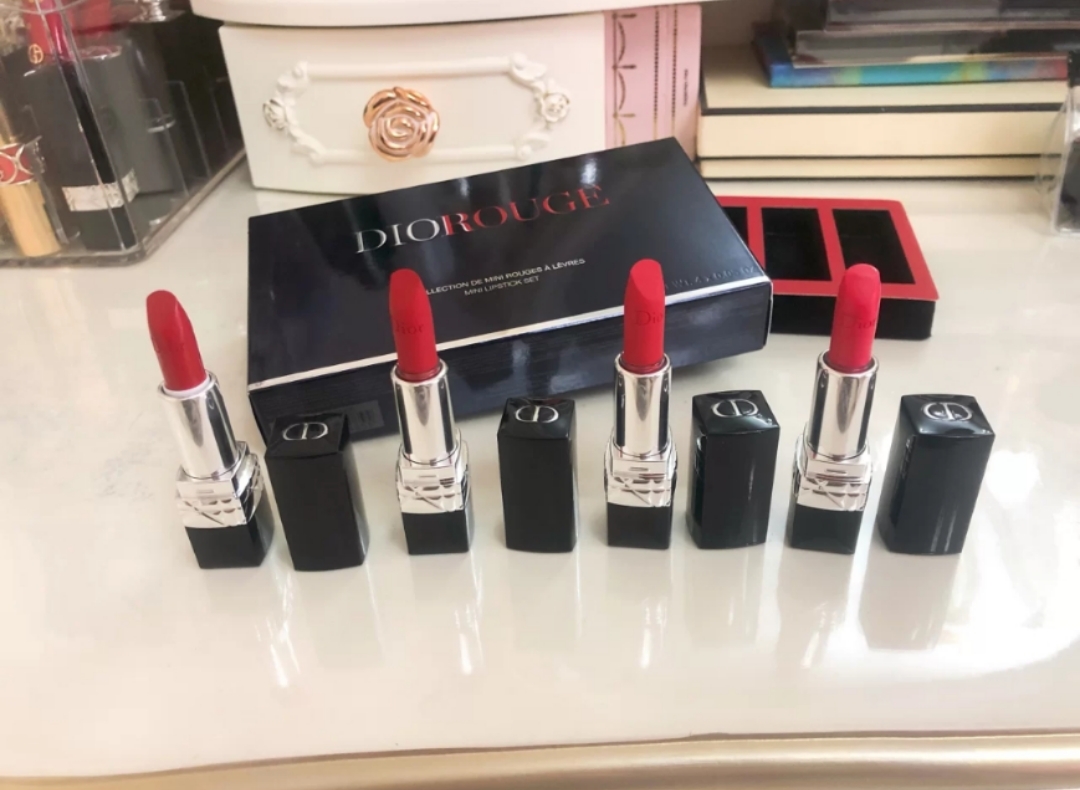 世上有哪几种好看口红,女生必买的十款口红迪奥999