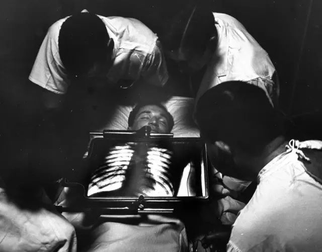 对x线辐射不敏感,x射线的发现和研究历史是怎样的