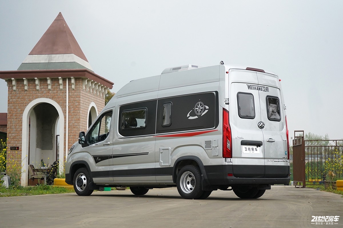 想要大空间？没门！恒温系统打造舒适二人世界，卫航V590B型房车