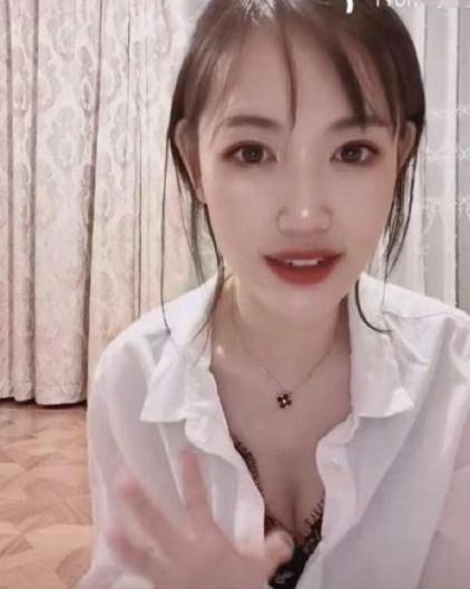 马蓉晒照被吐槽,马蓉被批指不雅直播