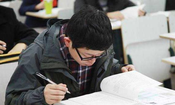 大学英语四六级有多重要?不仅证书含金量高,还影响就业