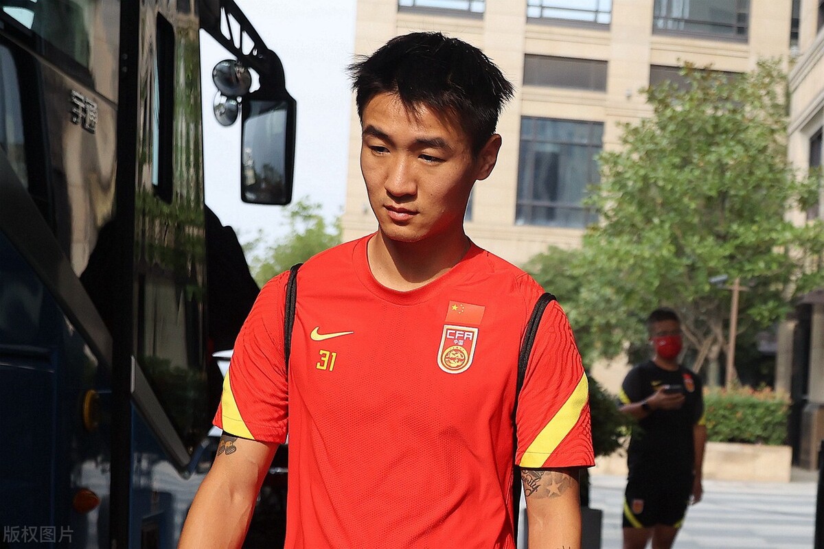 国足李铁吴曦,国足球员离队