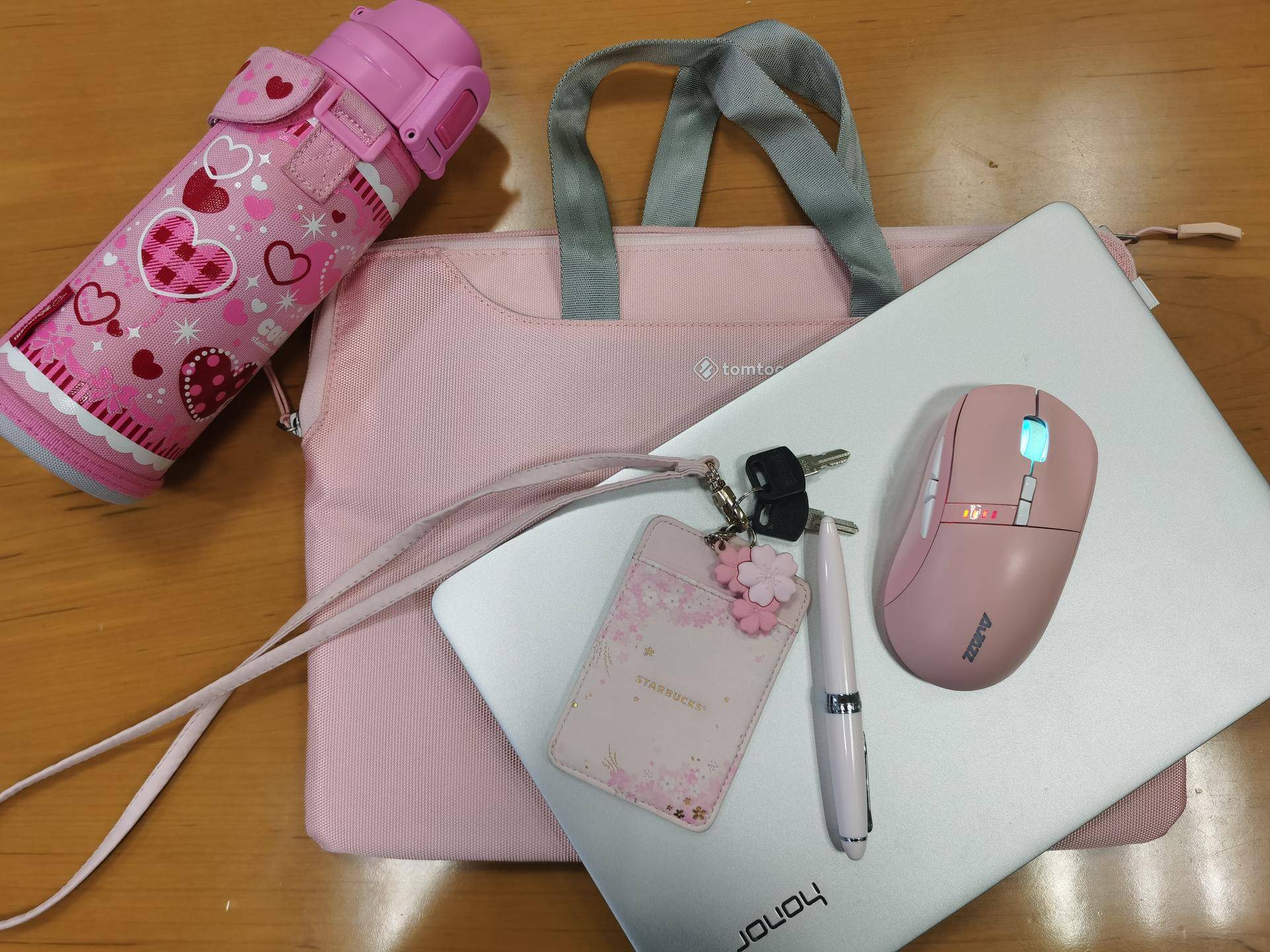 女人总是控制不住剁手买包