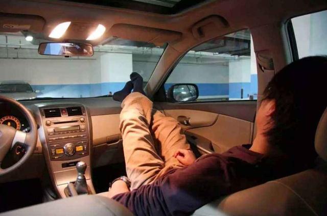 开车犯困三招搞定,开车不打瞌睡的10种有效方法