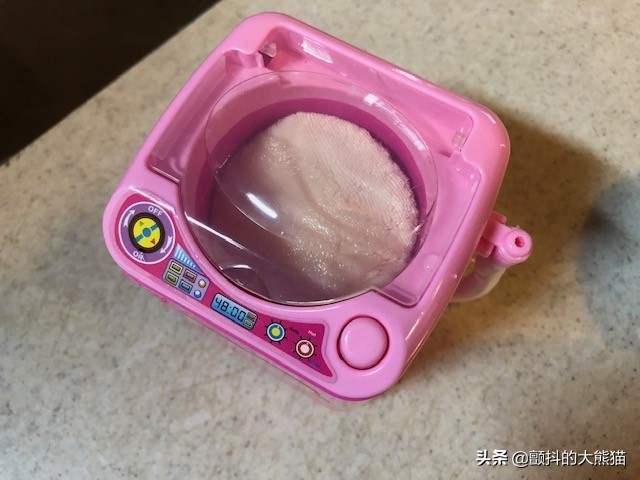 卖疯了日本大创使用干电池的迷你洗衣机为啥这么受欢迎