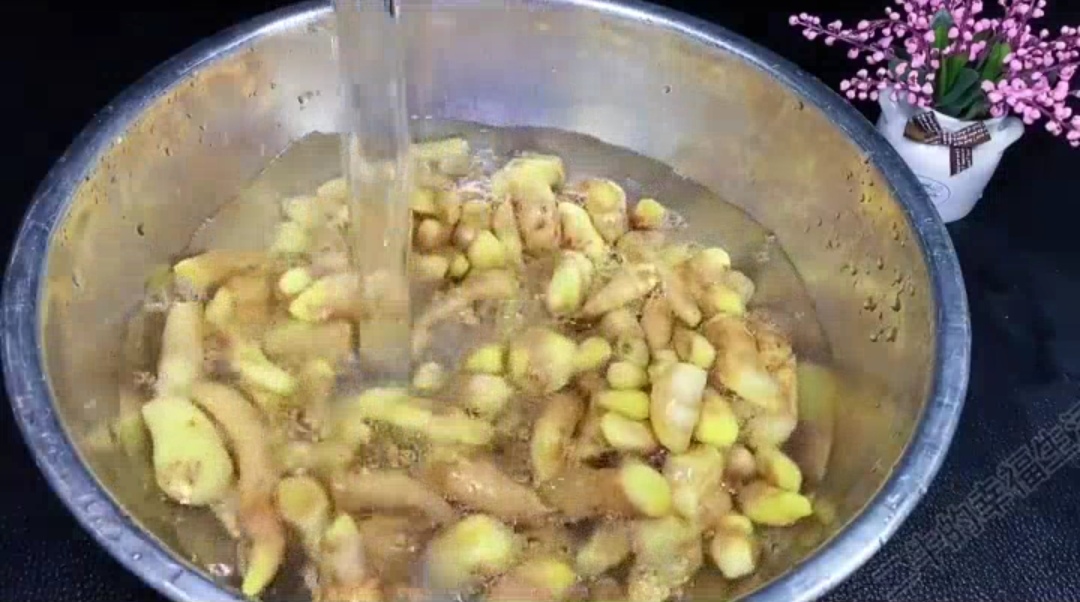 老奶奶腌制萝卜干独家秘诀,民间秘方腌制姜片介绍一下