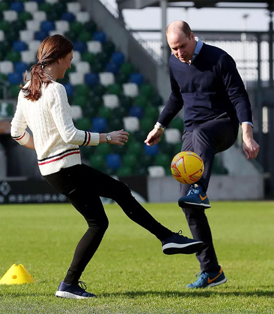 凯特王妃一胎后亮相,凯特王妃最后一次露面穿着