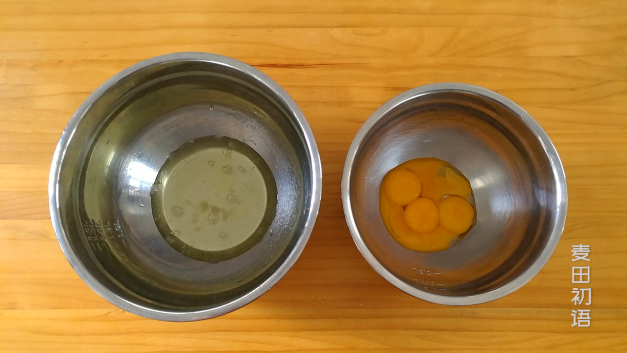 戚风蛋糕要怎么做才不会塌陷,做的戚风蛋糕底部总是凹进去