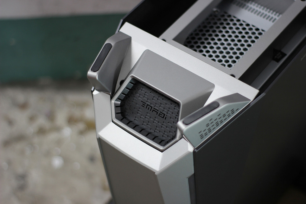 电竞新势力的显示器,七彩虹igame系列主机