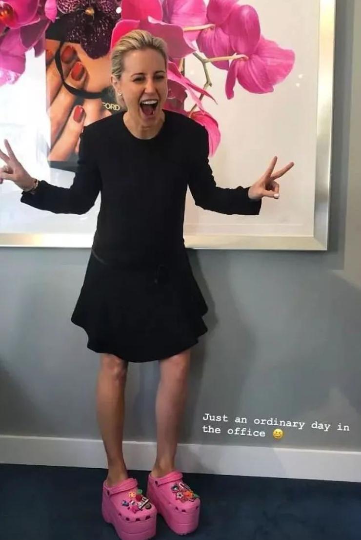 卡戴珊连体衣外穿高大上,卡戴珊巴黎世家蓝色连体衣