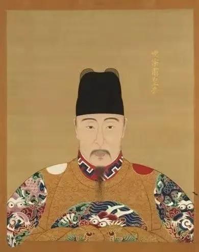 拍卖场无“君子协定”，200万拿下嘉靖*钟金**杯