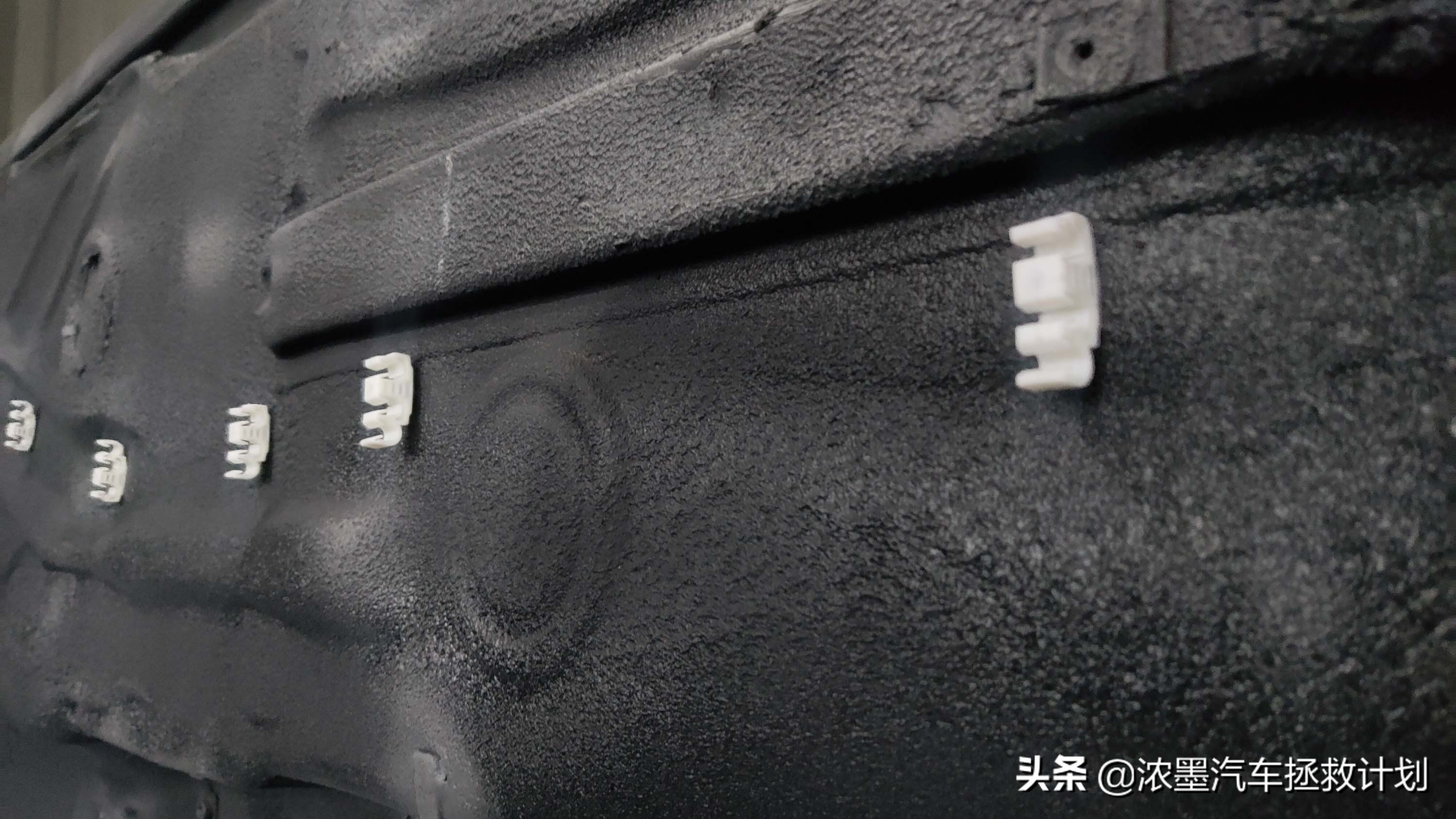 「妙手生花」重建一台战损级桑塔纳，带给它历经千般后的华丽重生