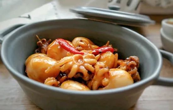 南宁本地菜泡椒炒墨鱼仔,辣炒墨鱼仔第一美食