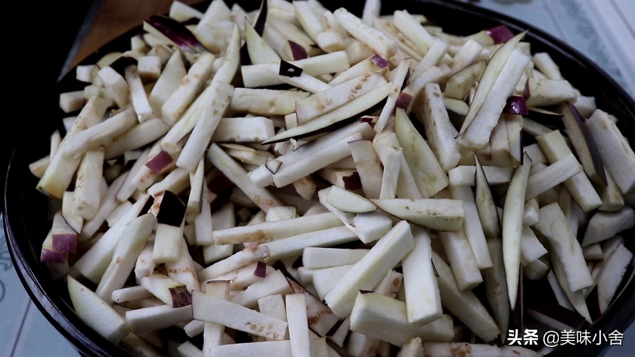 腌茄子蒜蓉茄子,茄子吃不完腌茄子怎么做