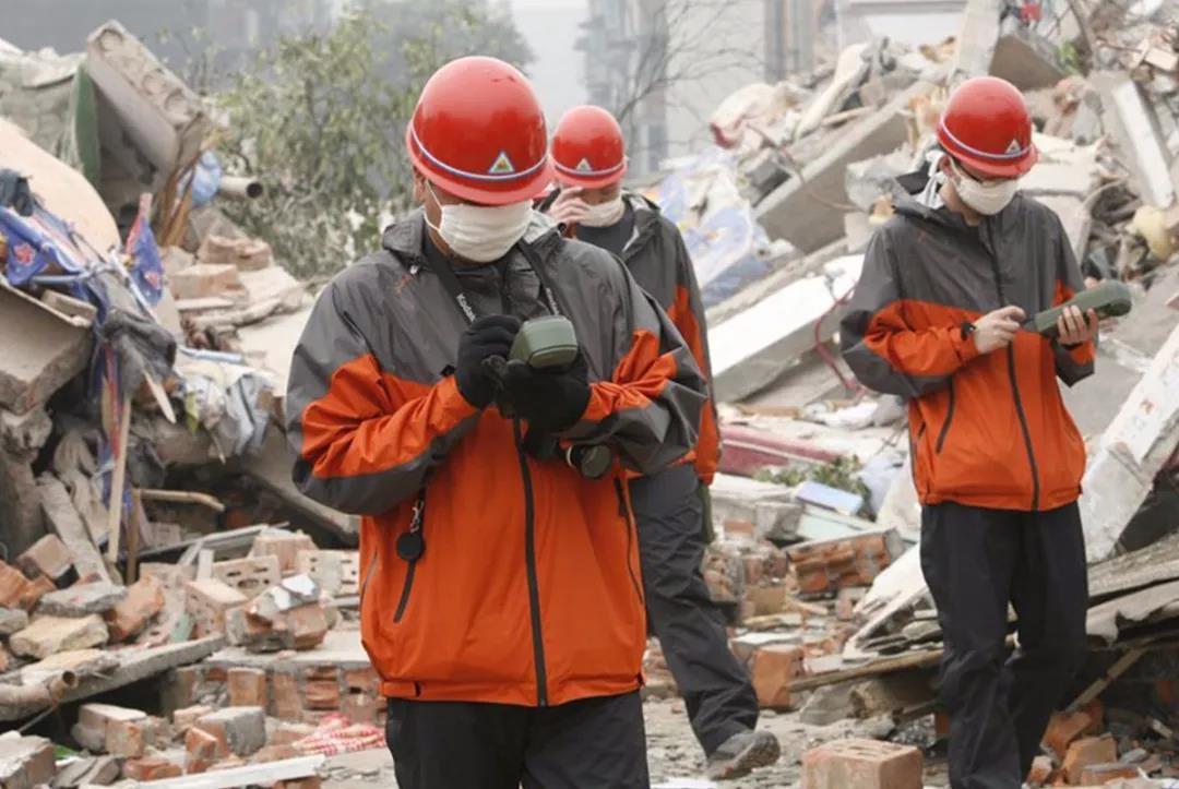 自驾游容易迷路怎么回复,自驾游陷车能用电台呼救吗