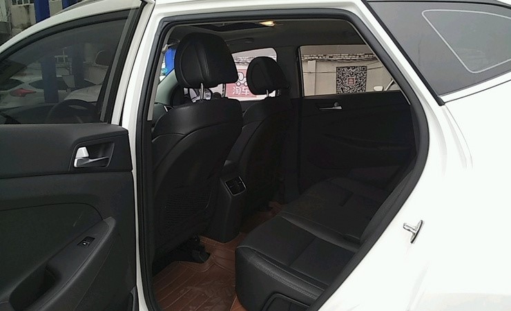 二手现代胜达和途胜哪个好,二手现代途胜值得购买吗