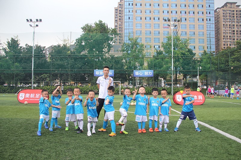 快乐足球训练营优惠,快乐足球培训