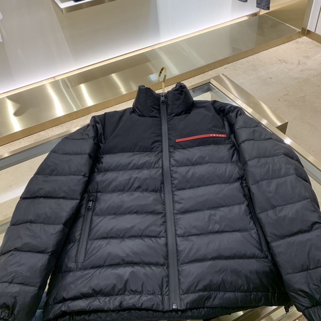 普拉达专卖店奢侈品衣服多少钱,普拉达奢侈品牌衣服