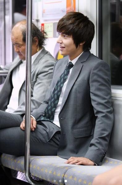 李敏镐同款发型,李敏镐发型如何烫卷头