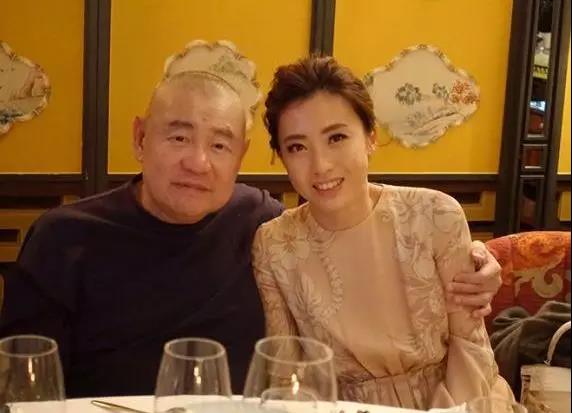 甘比早期龅牙凸嘴,龅牙甘比逆袭香港女首富