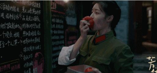 上戏的迪丽热巴,迪丽热巴和袁冰妍比赛劈叉