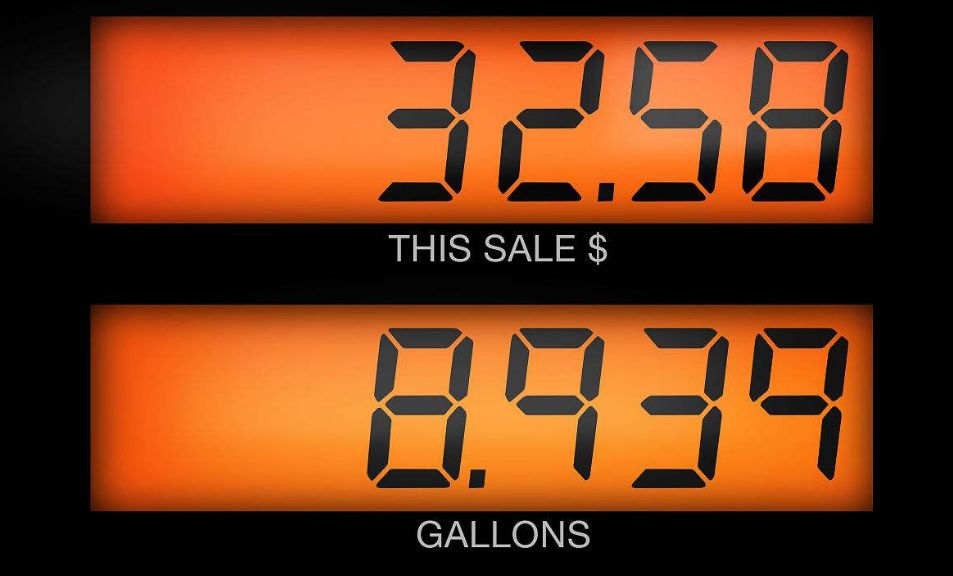 我们平时加的油会缺斤少两吗,汽车油箱容量标注与实际油量不符