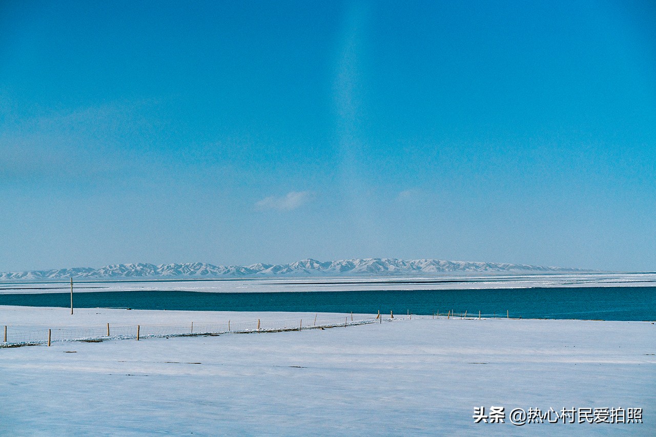 两个小伙去西藏,两个小伙在野外游玩