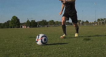 足球射门入门基础篇,足球射门技术由哪三个部分组成