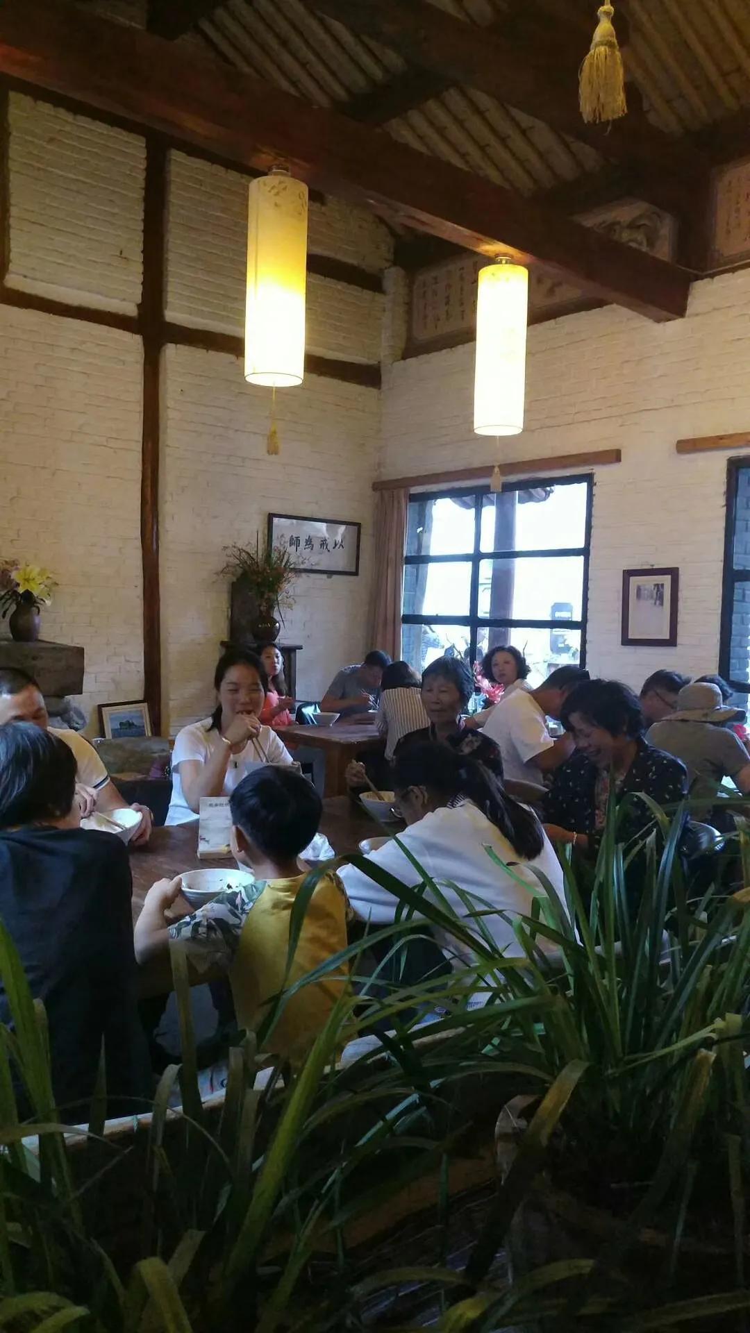 一家三口的田园生活,一家三口在大理的田园边租房15年