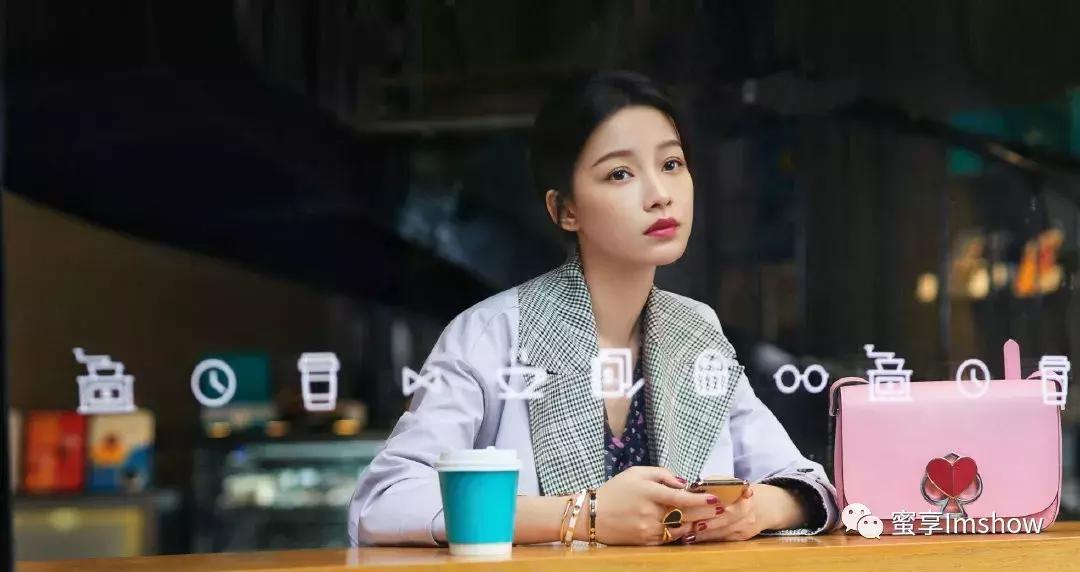 7种时尚又有品位的饰品搭配方法,百搭不过时的饰品有哪些