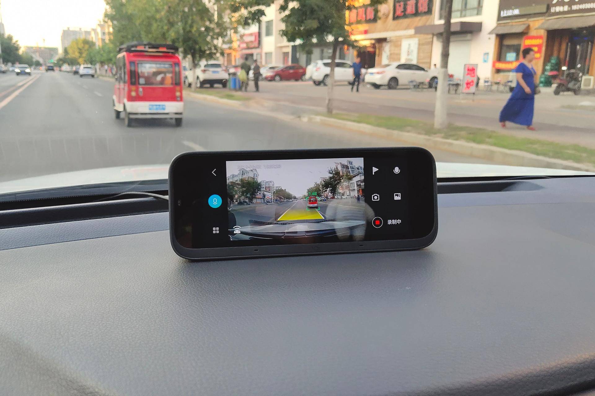 图便宜买低配车，装上小米70迈行车助手后“起死回生”