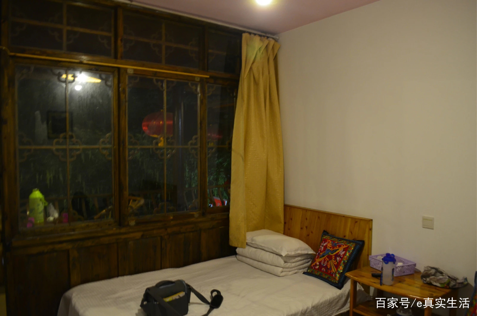 上里古镇，一个名副其实的古镇，人很少，跟丽江大研古城有的一比