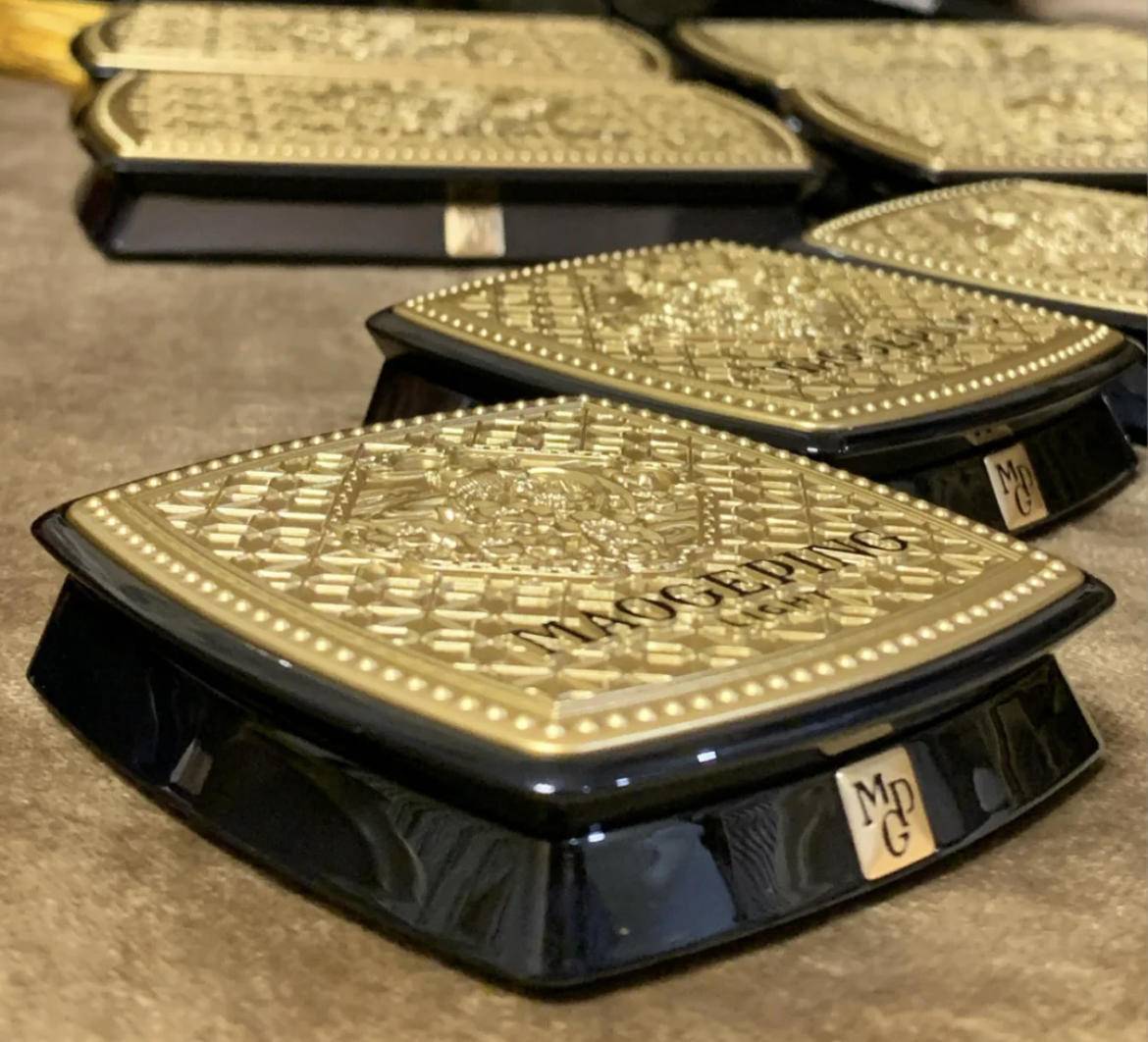 熬夜引起的泪沟黑眼圈能消失么,万年黑眼圈眼袋泪沟怎么遮瑕