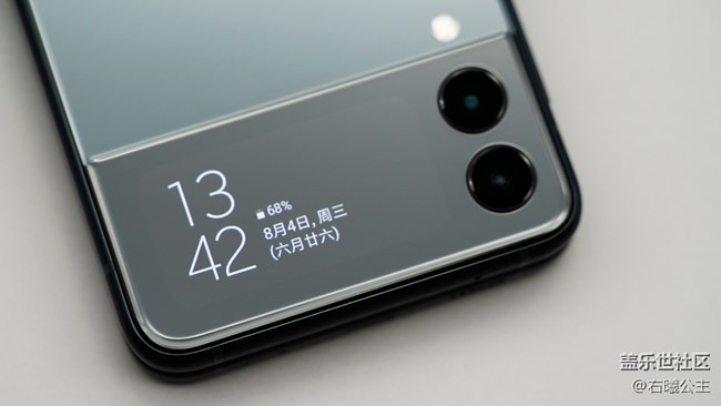 三星新款折叠机galaxyzflip5照片,三星galaxyzflip3折叠测试