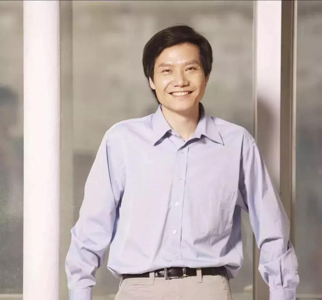 雷军是如何控制金山的 (雷军在金山的年薪收入)