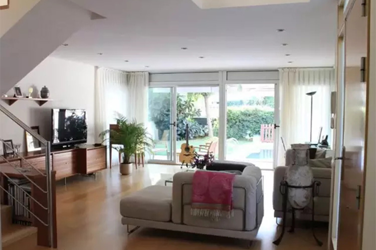 世界足球先生梅西演讲,世界足球先生梅西罗纳尔多