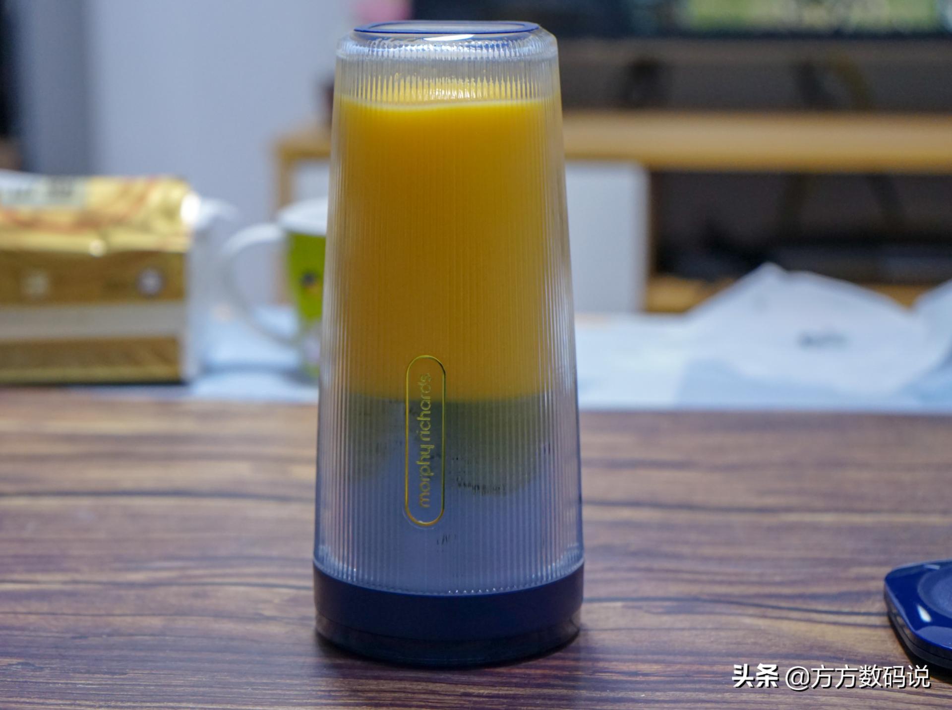 摩飞榨汁杯果汁推荐,摩飞便携榨汁桶明星