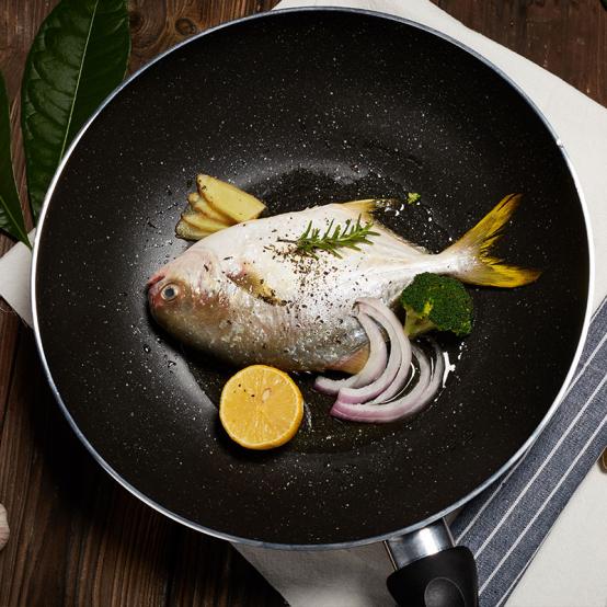 铁锅生锈怎么处理烧的水还能喝吗,铁锅每天都生锈怎样处理永不生锈