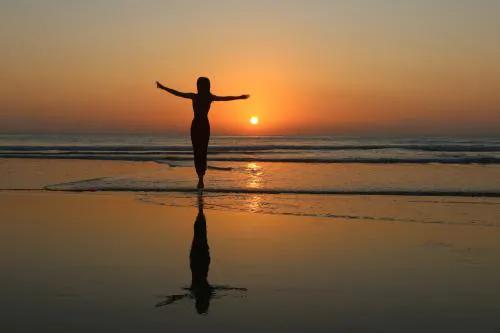 我只是不想让你哭句子,我只是不想让你看见我流泪的眼睛