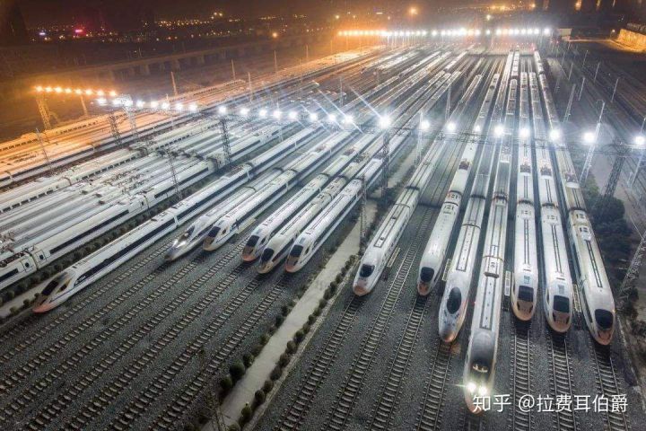 “这么光荣的一天，决不在辽远的将来，而在很近的将来。”