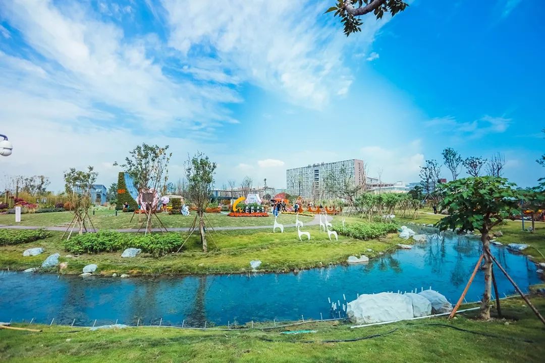 成都绿道被隔开,成都被3条路包围的楼盘