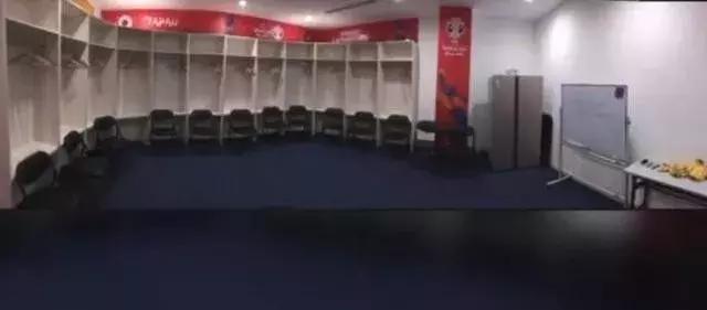 日本队离职,日本队离开更衣室