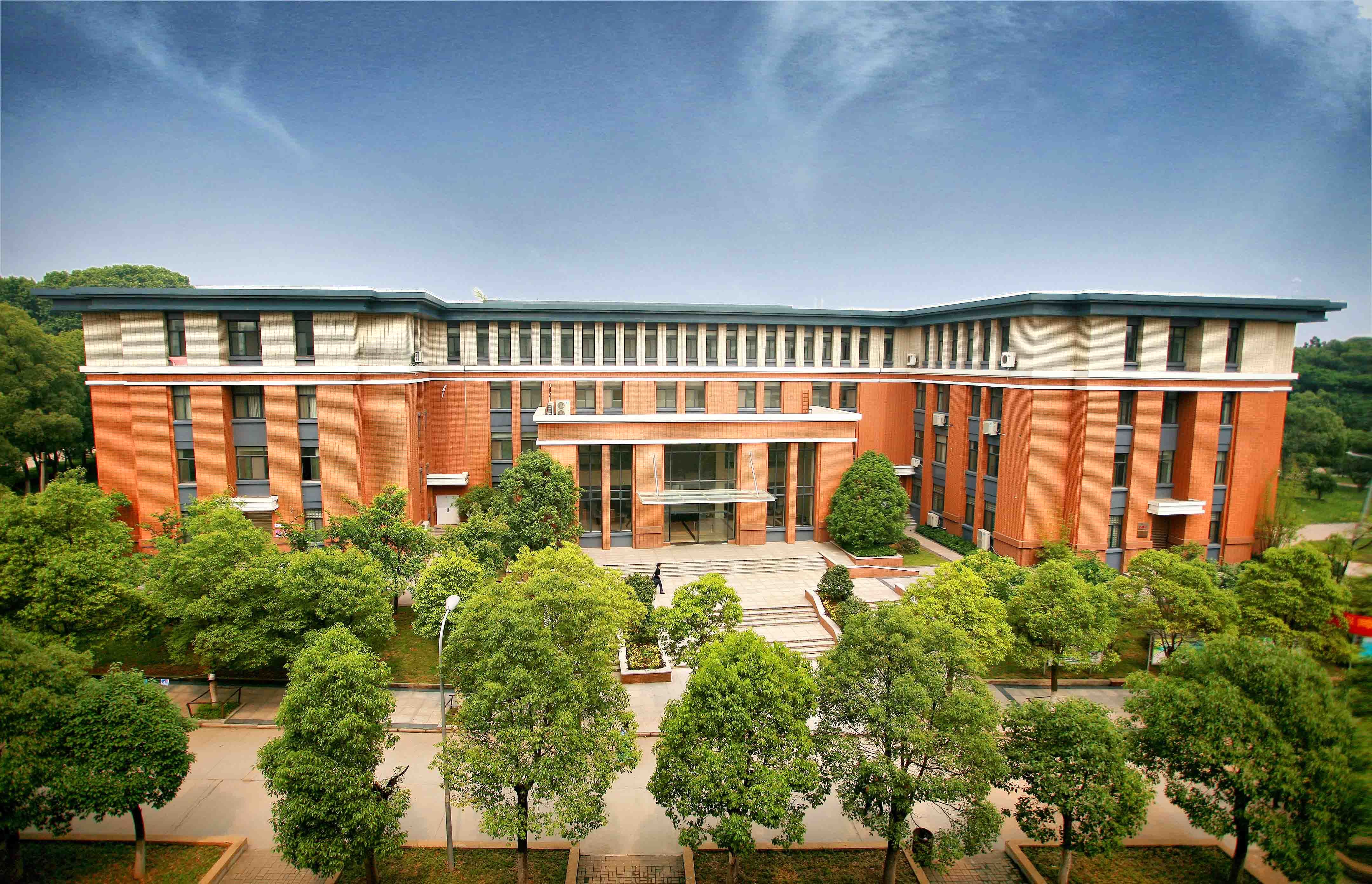 武汉外语外事职业学院新生指南,武汉外语外事职业学院官网是什么