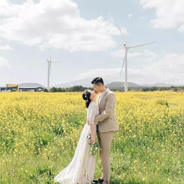 不拘泥形式的婚纱照,婚纱照小众风格这样拍也好看