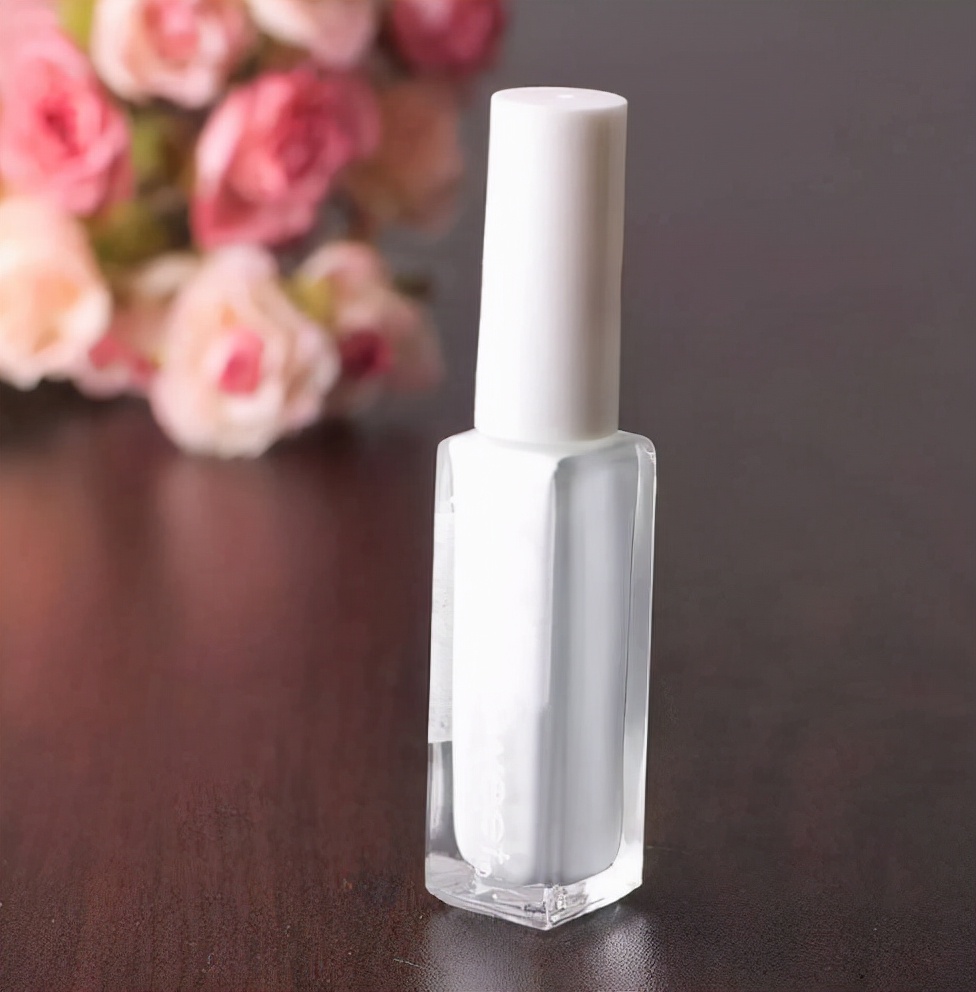 小白鞋清洁神器强力去污迹不留痕,小白鞋用牙膏洗了染色了怎么办