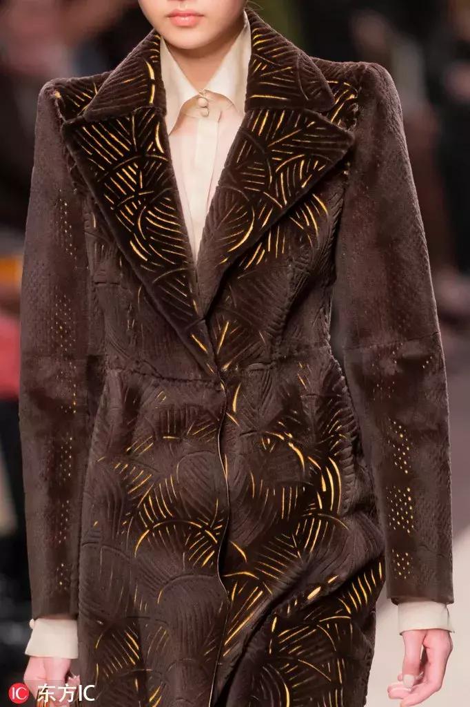 粉色打底适合什么颜色的外套,最适合女生的颜色