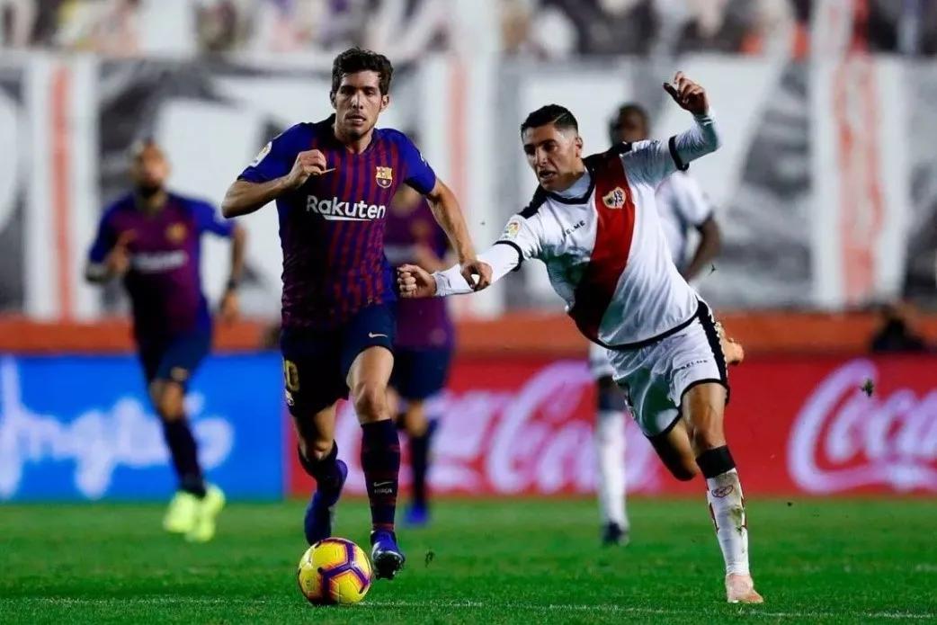 红蓝勇士，不惧电闪雷鸣