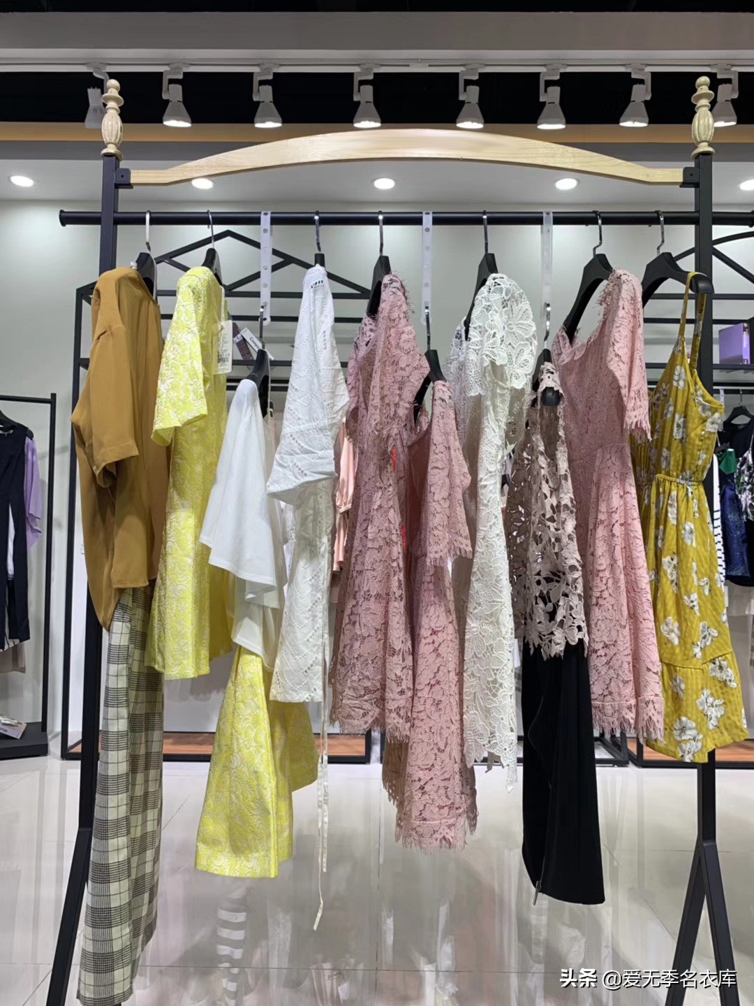 开服装店入门技巧和方法,如何开服装店省钱