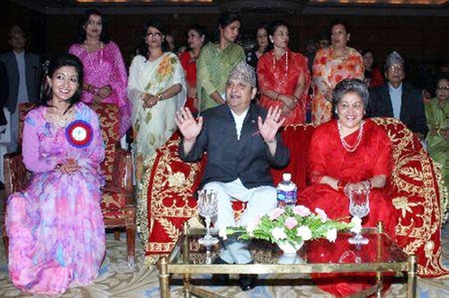 喜马拉雅采蜜人纪录片,喜马拉雅山采蜜